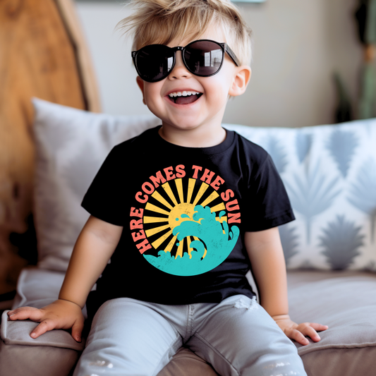 Here Comes The Sun Kids Summer Graphic Tee