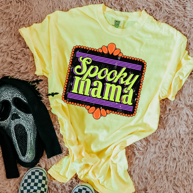 Spooky MAMA Comfort Colors Graphic Tee